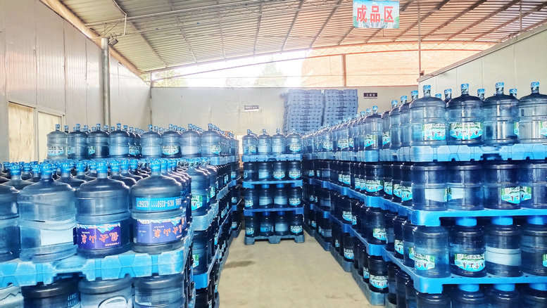 龍霄山泉——譽(yù)聲省外的高品質(zhì)飲用水 龍霄山泉——譽(yù)聲省外的高品質(zhì)飲用水